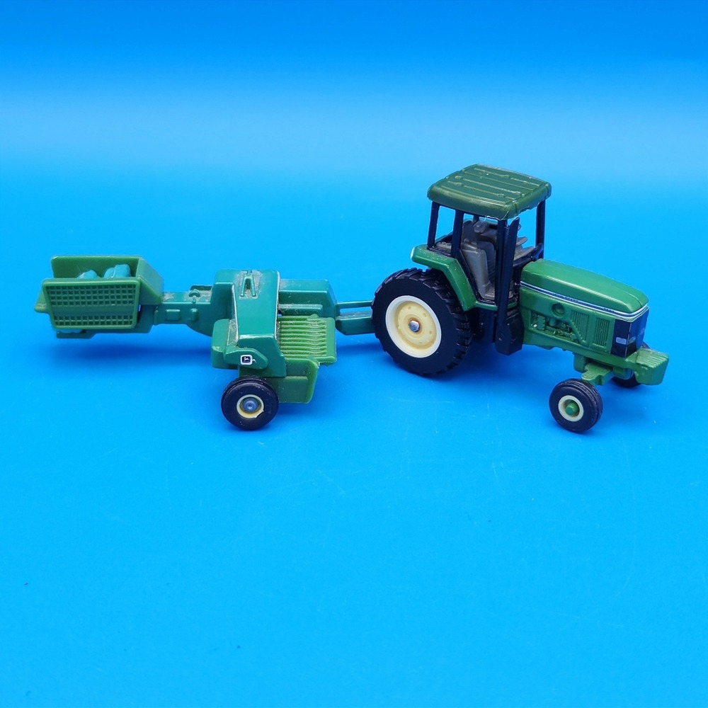 1993-94 John Deere 7800 Tractor and 348 Square Baler Diecast Toy Set Green